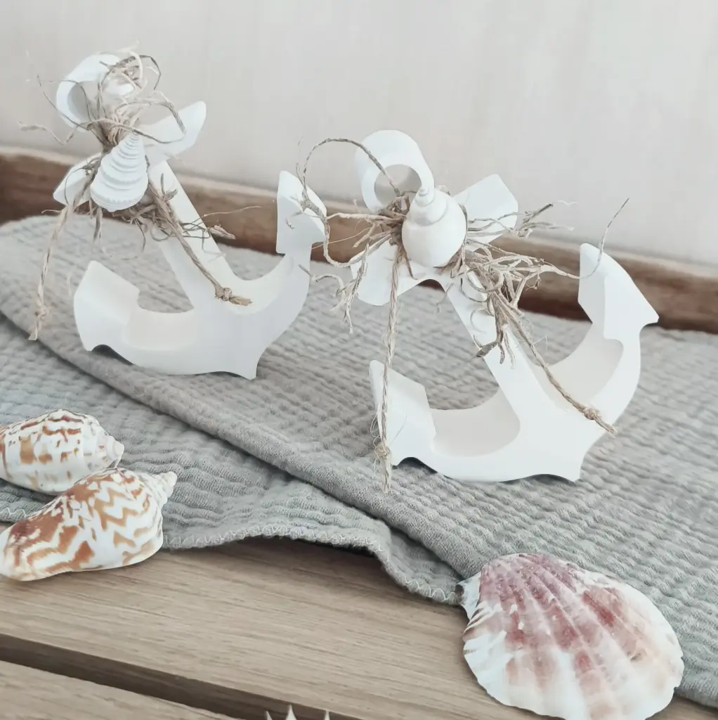 Deko-Anker im maritimen Stil mit Muschelverzierung