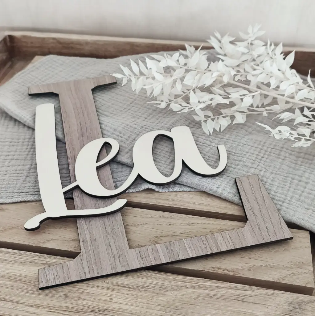 [1457079] Holz-Namensschild mit Initiale gross