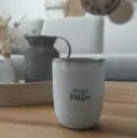 Becher Tabo beschriftet