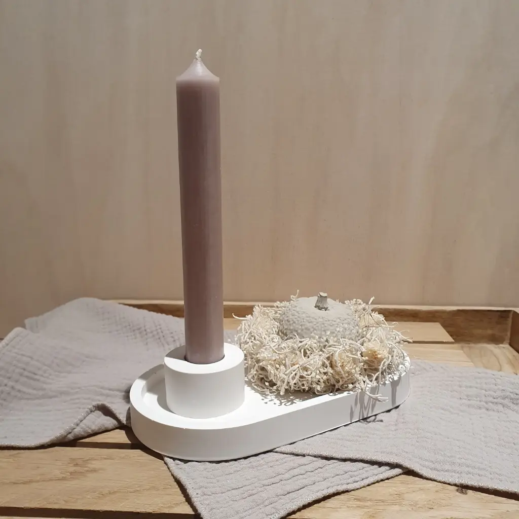 Herbstgesteck mit Kürbis und Trockenblumenkranz